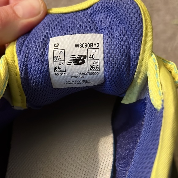 MAKE ME AN OFFER 🤑 EUC ⭐️⭐️New Balance MINIMUS IONIX 3090V2 women’s size 8.5 - Picture 6 of 6
